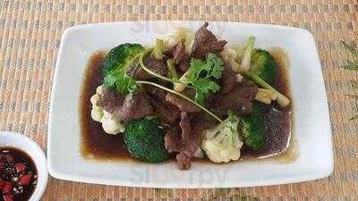 Confidant Restaurant & Bar