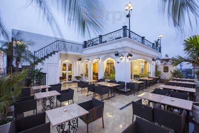 Hanoi Lake View Lounge