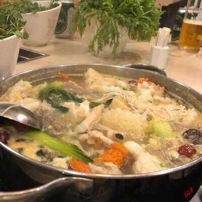 Yeebo Seafood & Hot Pot Restaurant