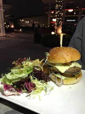 Stormies, Elements, Kowloon Station