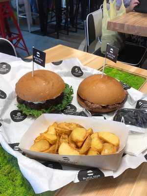 Black Star Burger