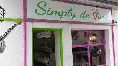 Simply De Vine