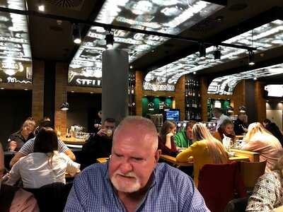 Portrefena Husa Andel