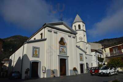 Tri Kartuce, San Costantino Albanese