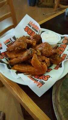 Hooters