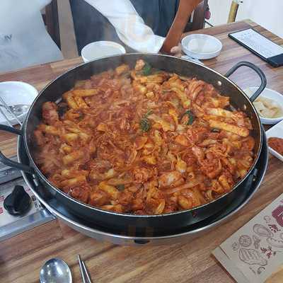 닭이봉춘천닭갈비막국수