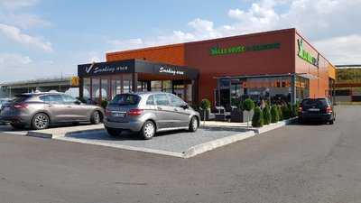 Salad House & Sandwich Cafe, Ghimbav