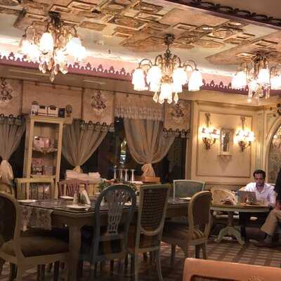 ‪Shakespeare and Co. Souk Al Bahar‬