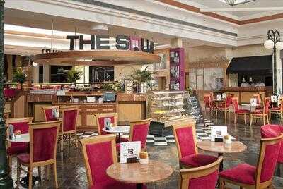 ‪The Square International Cafe‬