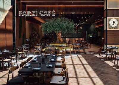 ‪farzi Café‬