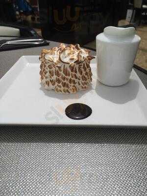 ‪Emporio Armani Caffe‬