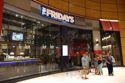 ‪T.G.I. Fridays‬