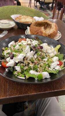 ‪Paul Bakery & Restaurant‬