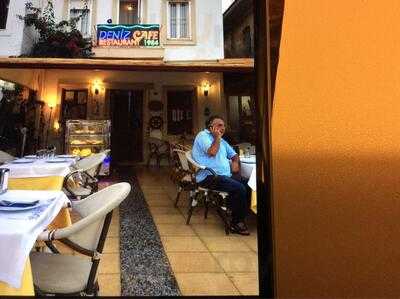 Deniz Restaurant And Bar