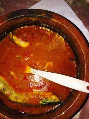 ‪Naumat Mubeen Cafeteria‬