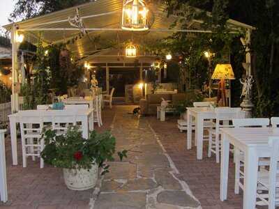 Le Jardin Cafe & Restaurant