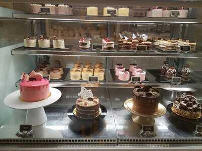 ‪Eleganza Cafe Gelato & Bake Boutique‬