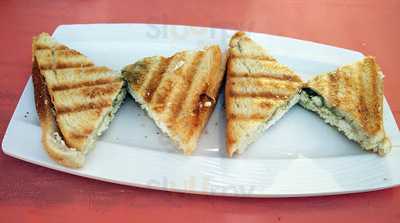 ‪Foodie Junction‬