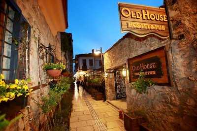 Old House Pub