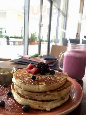 ‪Eat Artisanal Bakery‬