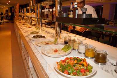 ‪Nay Cafe and Lounge‬