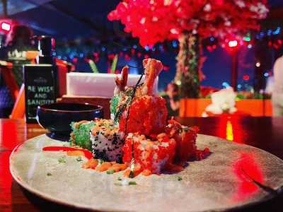 ‪Horsemen's Lounge‬