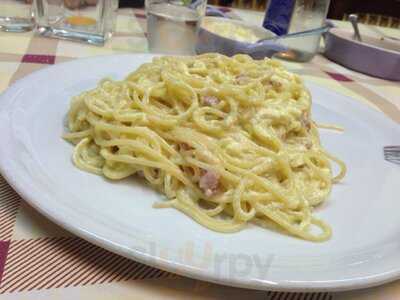 Pizzeria Charlie, Chiusa di San Michele