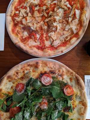 7/70 Pizza & Burger