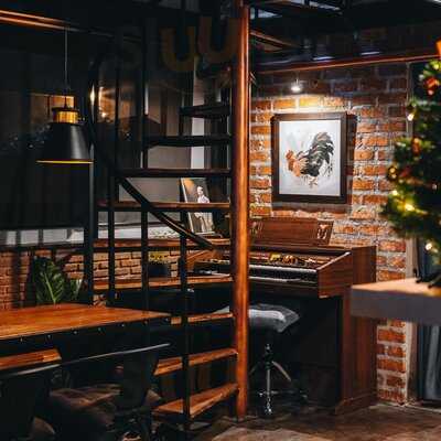 Feel Cafe & Bar