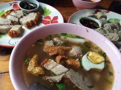 ก๋วยจั๊บน้ำข้น (อนุสาวรีย์สามกษัตริย์)