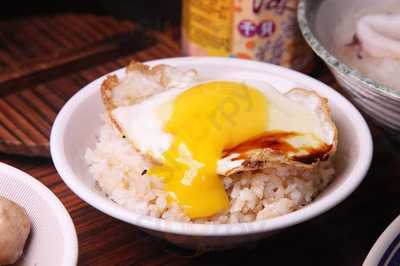 大目降餃子王