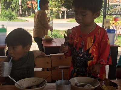 ก๋วยเตี๋ยวเรือยกซด 10 บาท