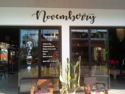 Novemberry Cafe