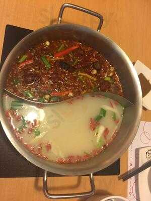 小蒙牛頂級麻辣養生鍋 台北站前店