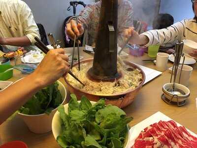 老舅的家鄉味酸菜白肉鍋