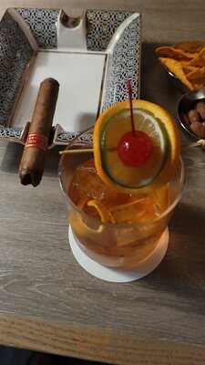 Churchill Cigar And Wine Bar Lounge