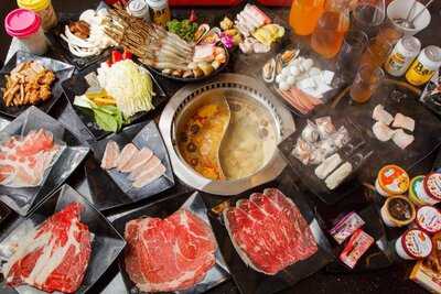 小蒙牛頂級麻辣養生鍋 新竹店