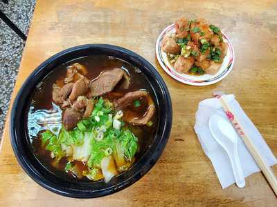 駱師父牛肉麵