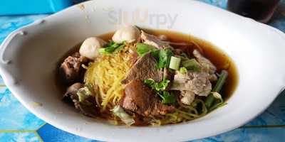 ก๋วยเตี๋ยวเรือกลางน้ำ