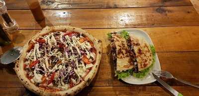 Loro Loco Vegetarian Vegan + Pizza Restaurant