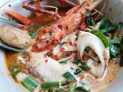 ก๋วยเตี๋ยวต้มยำ ร.ศ.229 menu