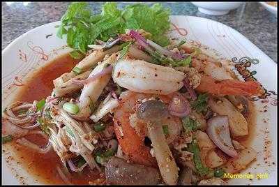 ร้านอาหาร ส้มตำดนตรี