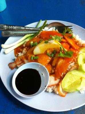 ข้าวหมูแดงนครปฐม