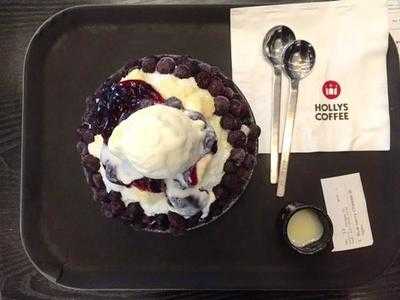 ฮอลลีสคอฟฟี่ สาขา สุขุมวิท 15