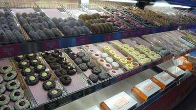 ดังกิ้น โดนัท