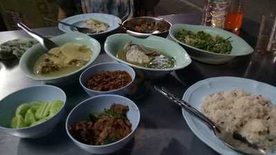 ร้านอาหาร ครัววังเดือนห้า