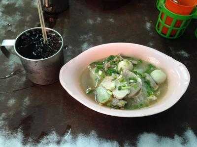 รุ่งเรืองก๋วยเตี๋ยวหมู