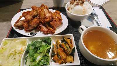 品茶泡沫紅茶店