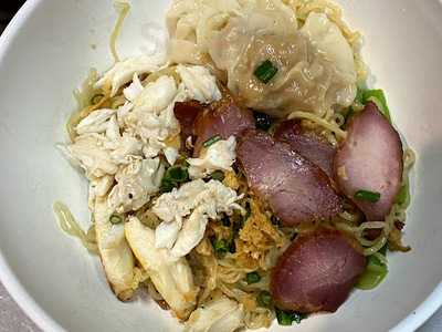 ร้านอาหาร มังกรขาว