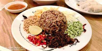 คุณเชิญ สาขา เซนทรัลเอ็มบาสซี่